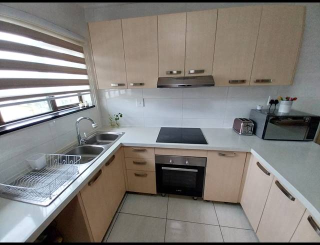2 BEDROOM SECTIONAL TITLE FOR SALE IN SUMMERSET